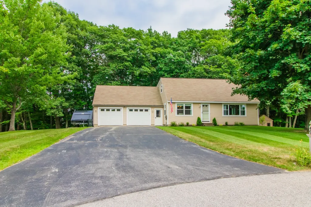 49 Sherry Lane Auburn ME 04210