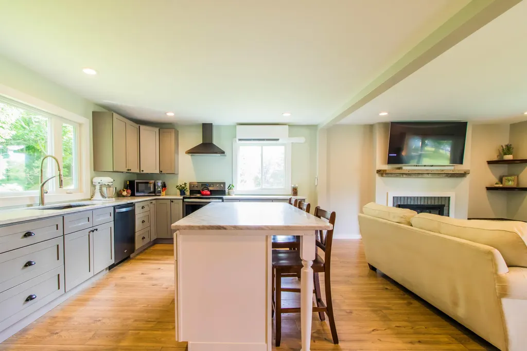 49 Sherry Lane Auburn ME 04210