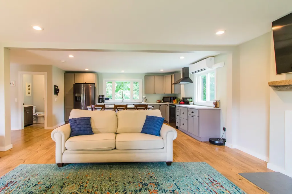 49 Sherry Lane Auburn ME 04210