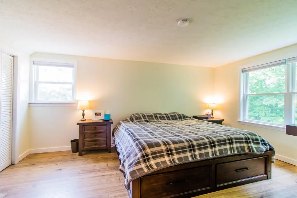49 Sherry Lane Auburn ME 04210
