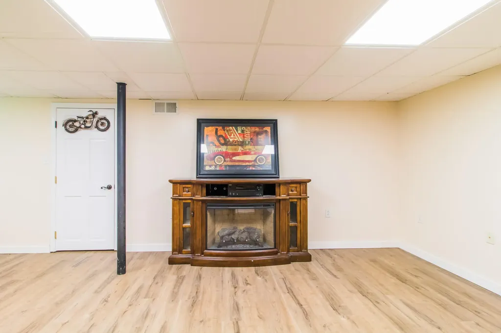 49 Sherry Lane Auburn ME 04210