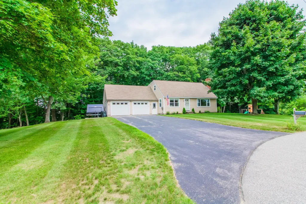 49 Sherry Lane Auburn ME 04210