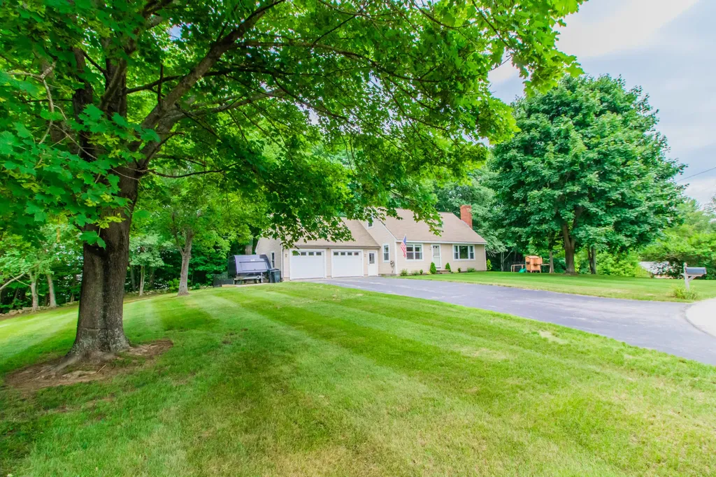 49 Sherry Lane Auburn ME 04210