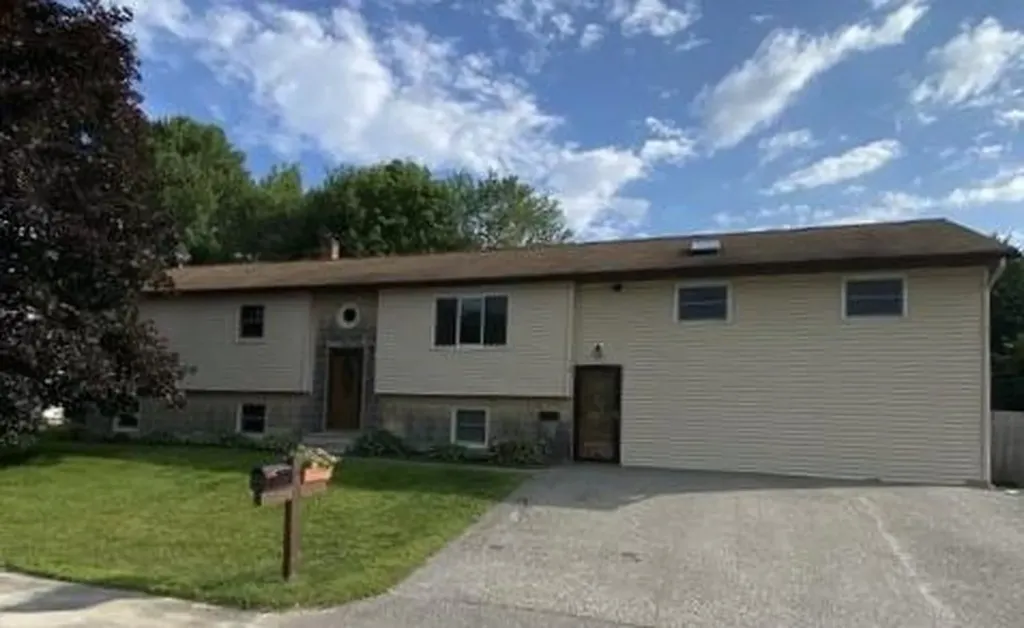 4 Linda Circle Lewiston ME 04240
