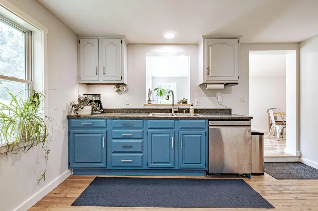190 Millay Road Bowdoinham ME 04008