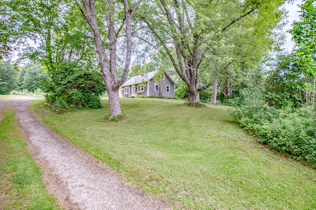 190 Millay Road Bowdoinham ME 04008