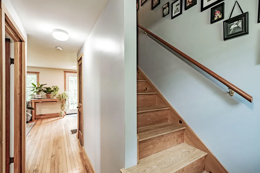 190 Millay Road Bowdoinham ME 04008