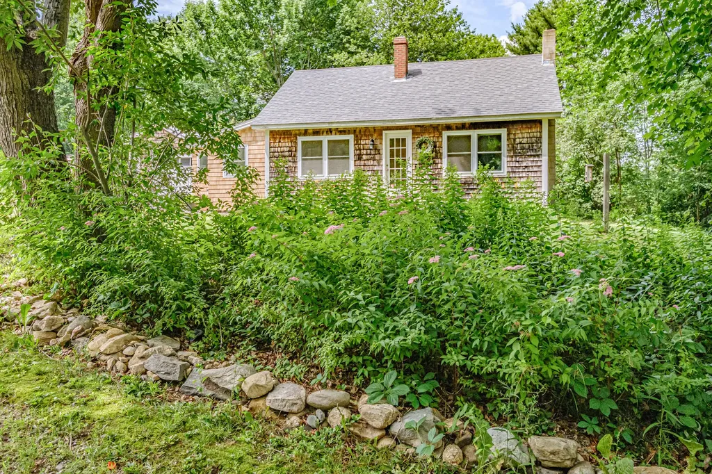 190 Millay Road Bowdoinham ME 04008