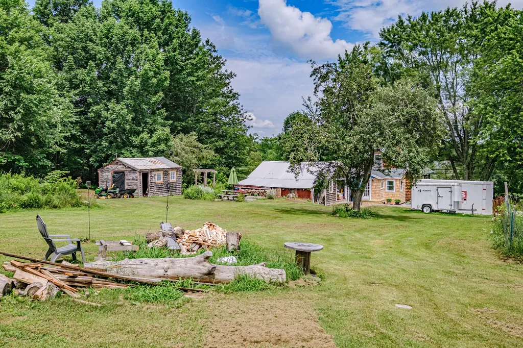190 Millay Road Bowdoinham ME 04008