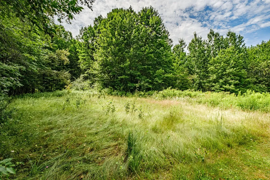 190 Millay Road Bowdoinham ME 04008