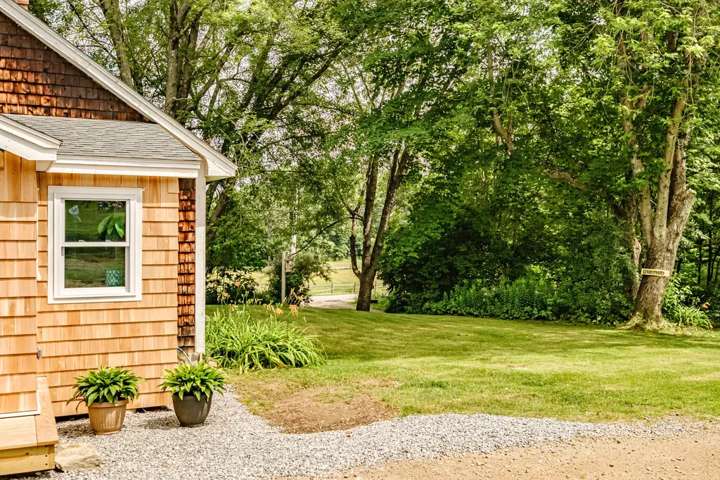 190 Millay Road Bowdoinham ME 04008