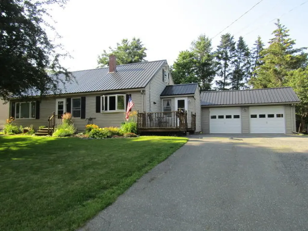 32 Pilgrim Road Caribou ME 04736
