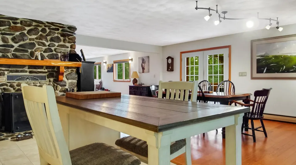 2068 Eight Rod Road Sidney ME 04330