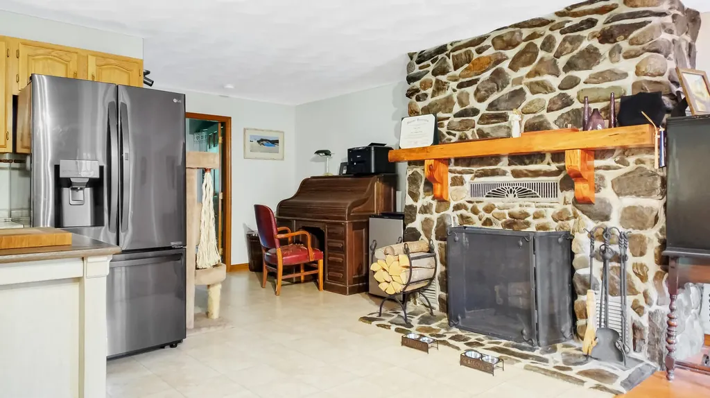2068 Eight Rod Road Sidney ME 04330