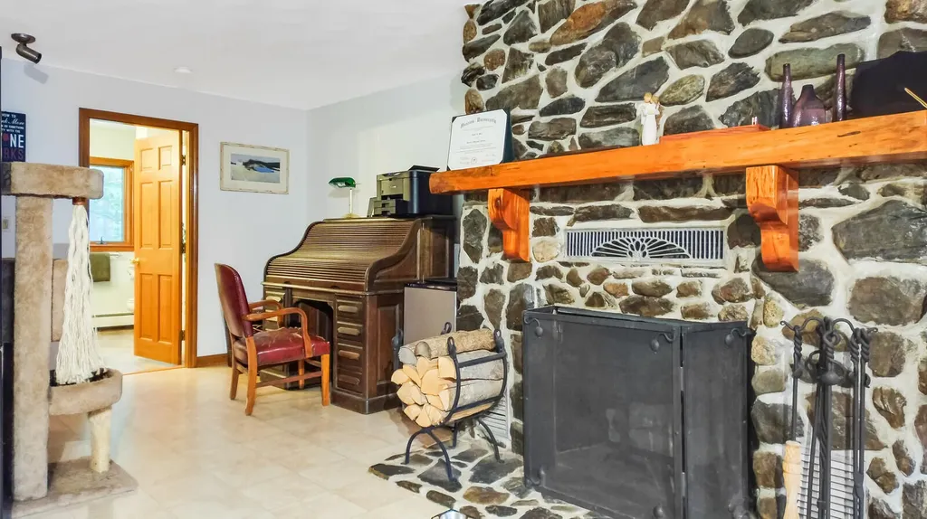 2068 Eight Rod Road Sidney ME 04330