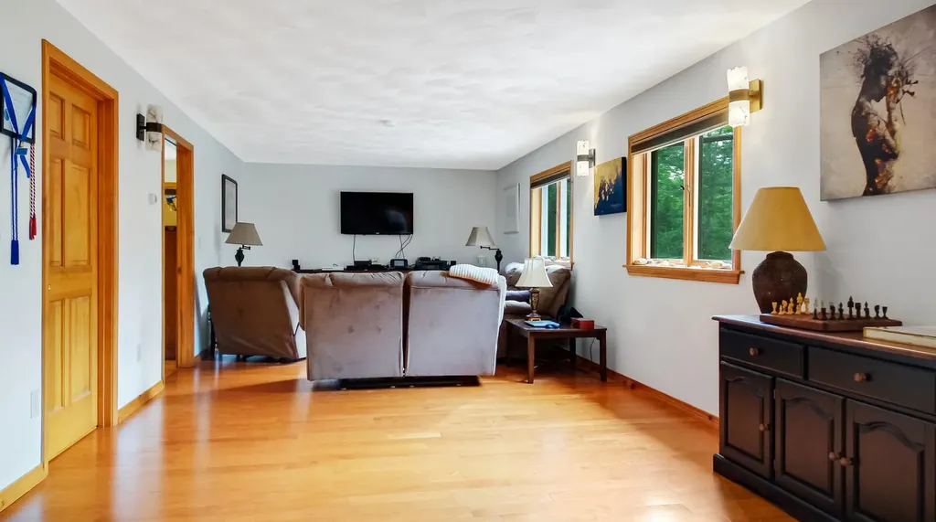 2068 Eight Rod Road Sidney ME 04330