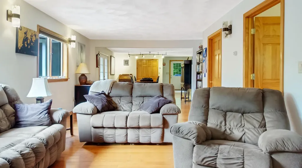 2068 Eight Rod Road Sidney ME 04330