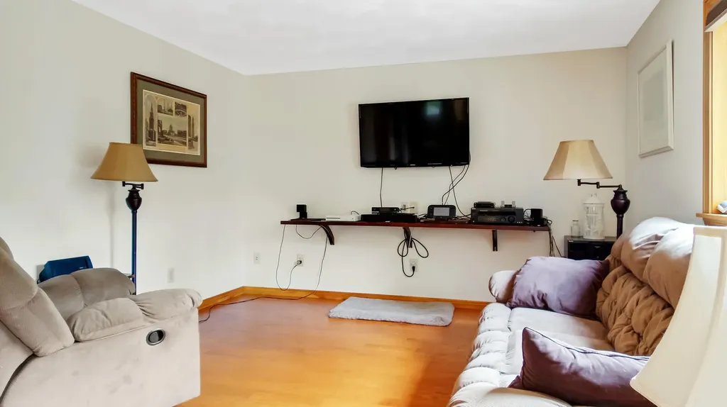 2068 Eight Rod Road Sidney ME 04330