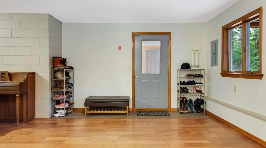 2068 Eight Rod Road Sidney ME 04330