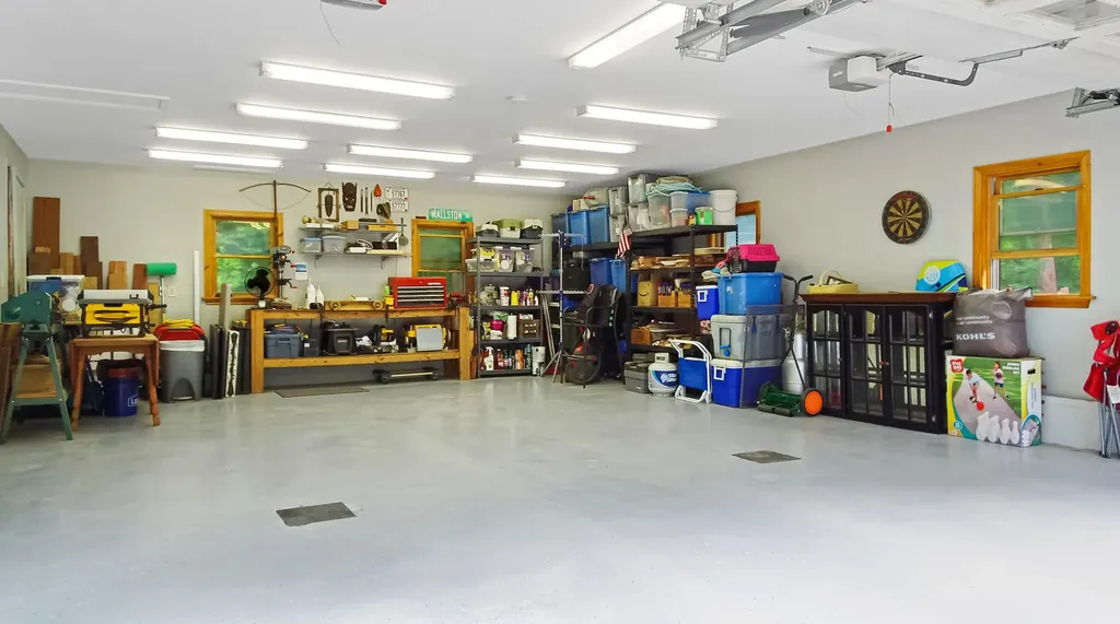 2068 Eight Rod Road Sidney ME 04330