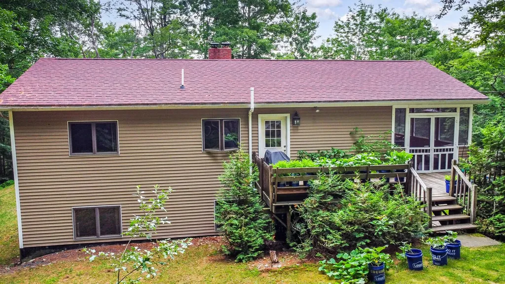 2068 Eight Rod Road Sidney ME 04330