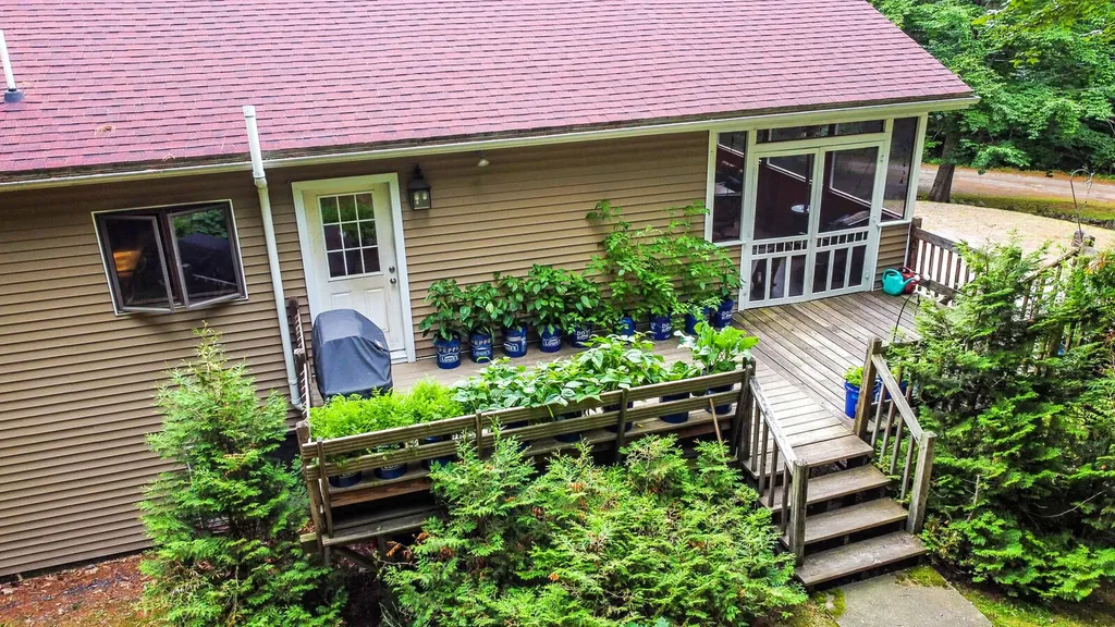 2068 Eight Rod Road Sidney ME 04330