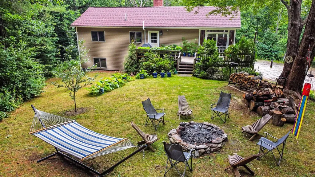 2068 Eight Rod Road Sidney ME 04330