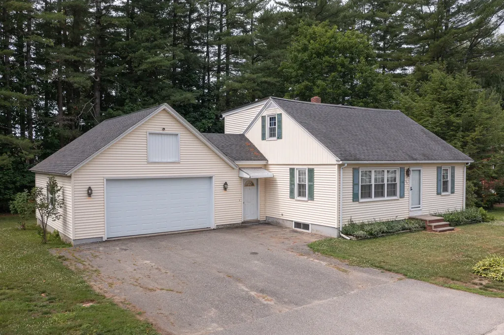 48 W Dartmouth Street Auburn ME 04210