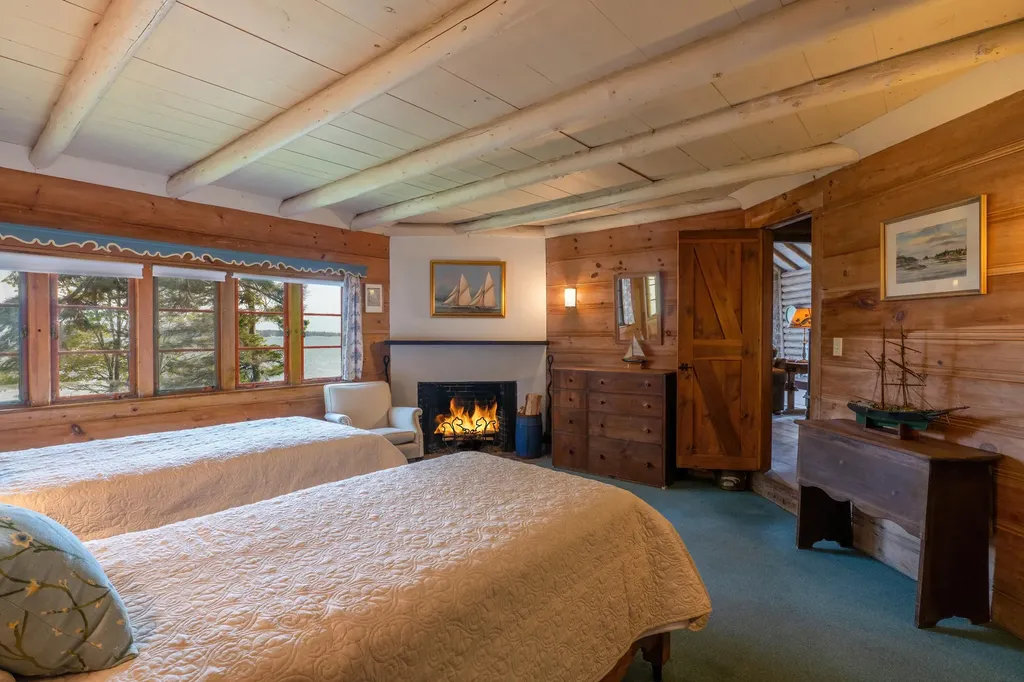 158 High Head Drive Brooklin ME 04616