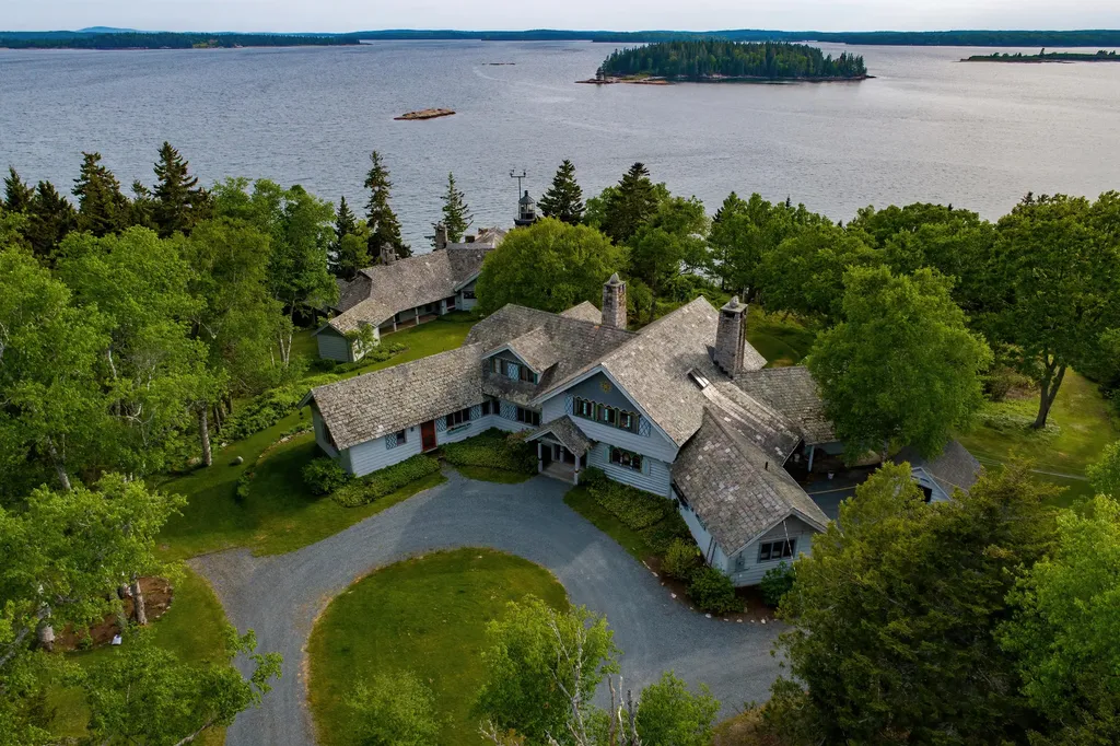158 High Head Drive Brooklin ME 04616