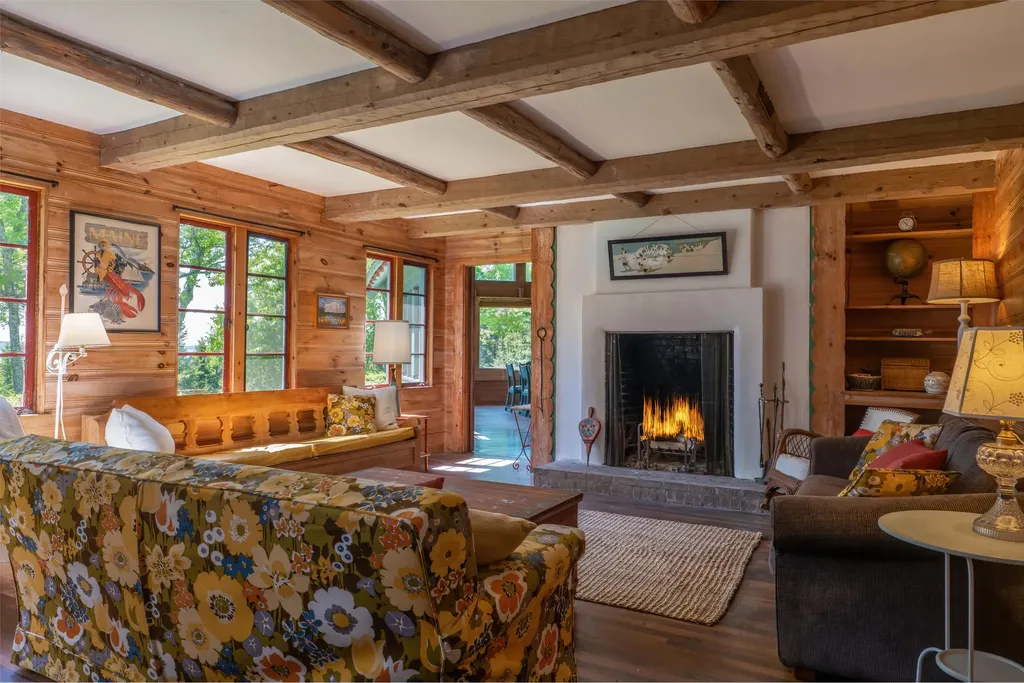 158 High Head Drive Brooklin ME 04616