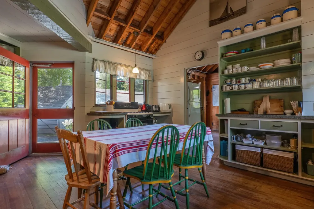 158 High Head Drive Brooklin ME 04616