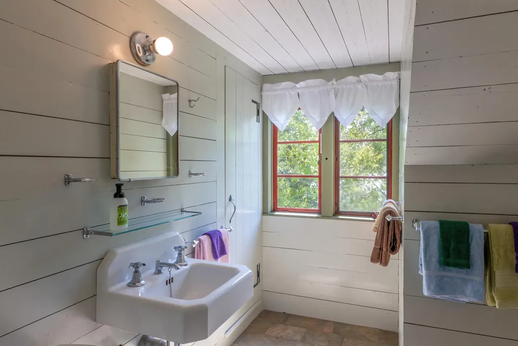158 High Head Drive Brooklin ME 04616
