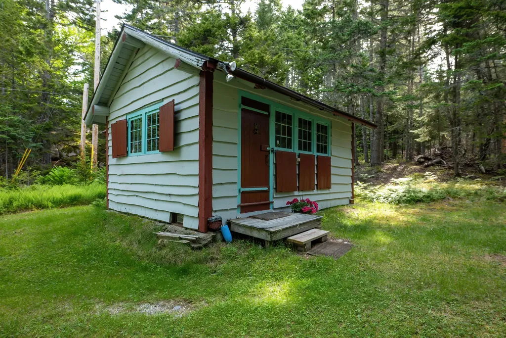 158 High Head Drive Brooklin ME 04616