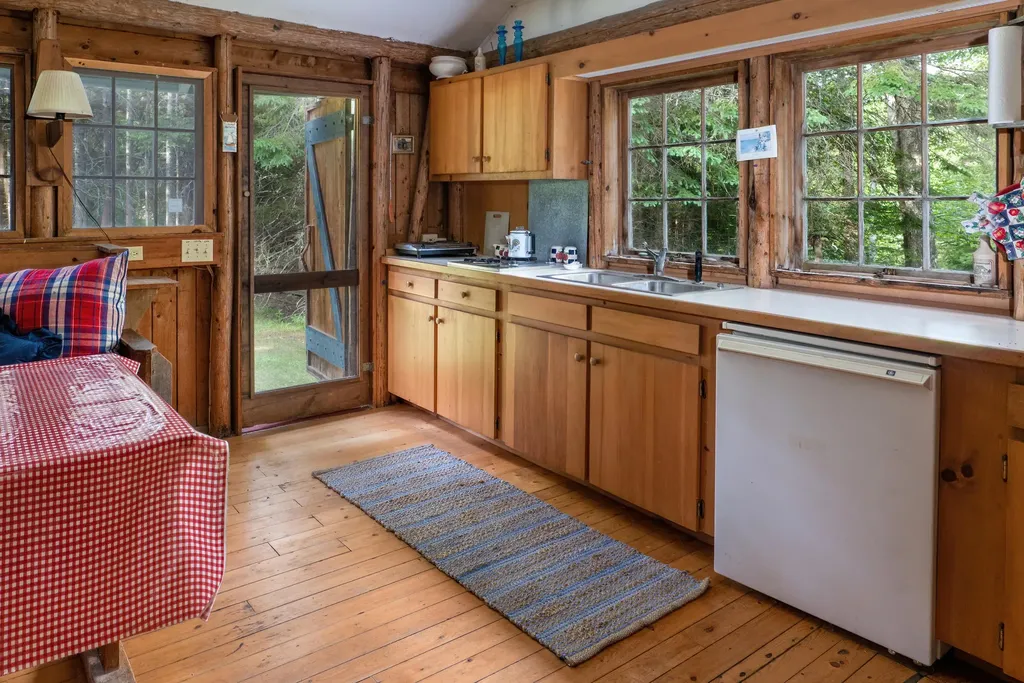 158 High Head Drive Brooklin ME 04616