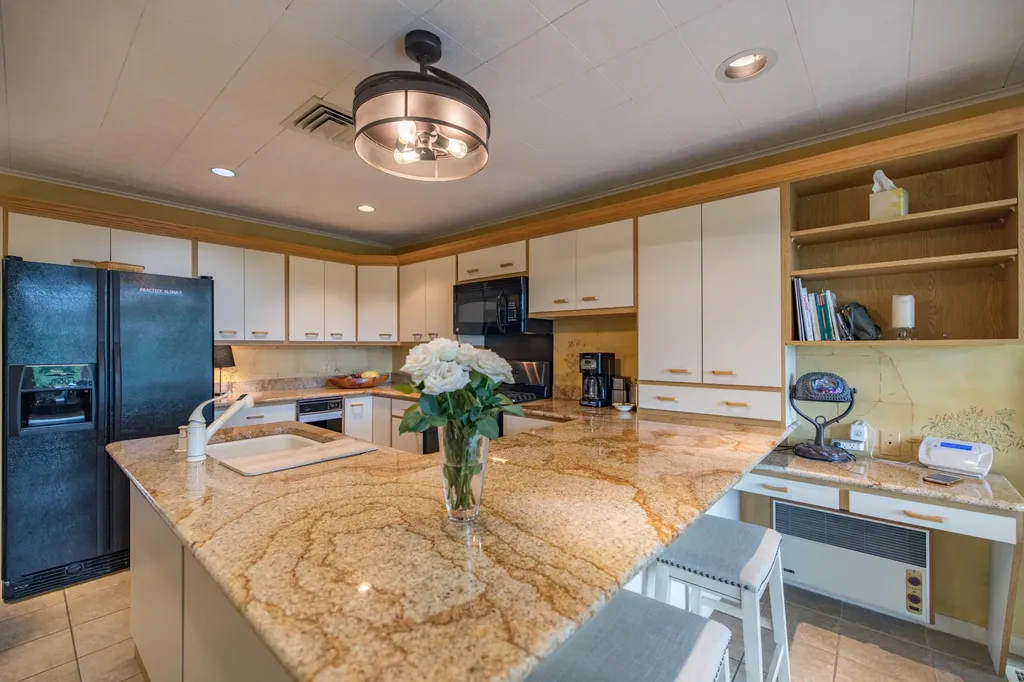 15 Delcliffe Lane Lewiston ME 04240