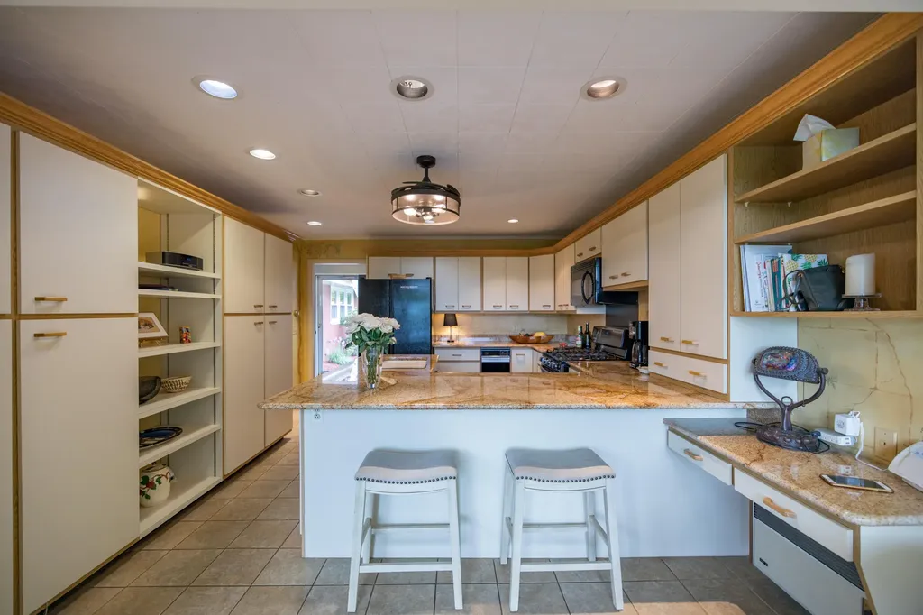 15 Delcliffe Lane Lewiston ME 04240