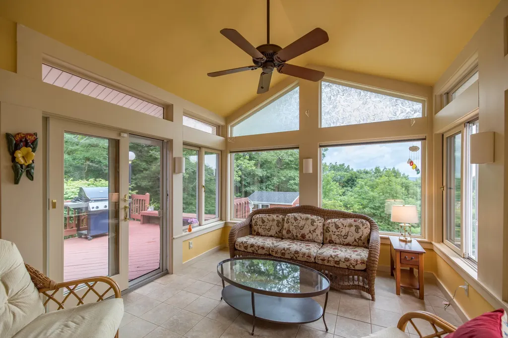 15 Delcliffe Lane Lewiston ME 04240