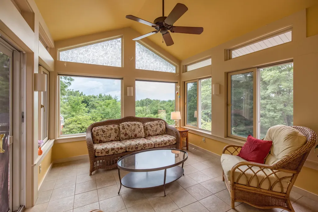 15 Delcliffe Lane Lewiston ME 04240