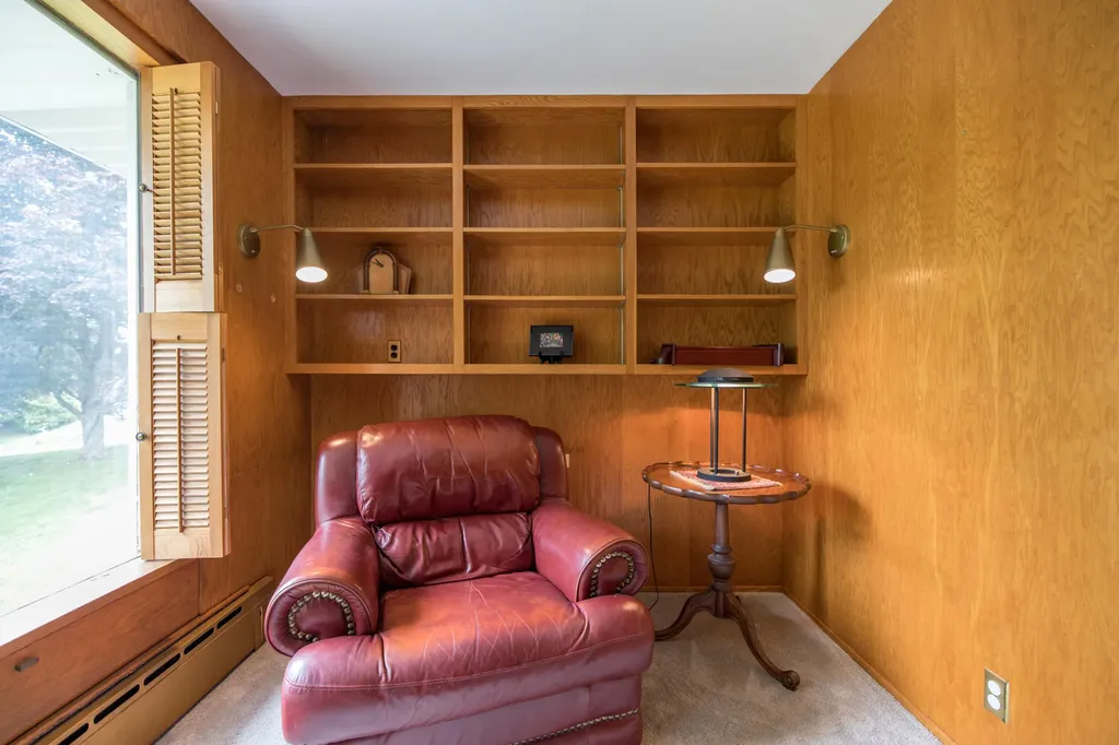 15 Delcliffe Lane Lewiston ME 04240