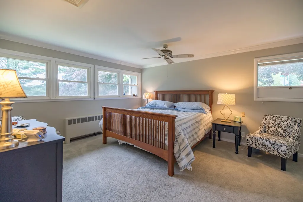 15 Delcliffe Lane Lewiston ME 04240