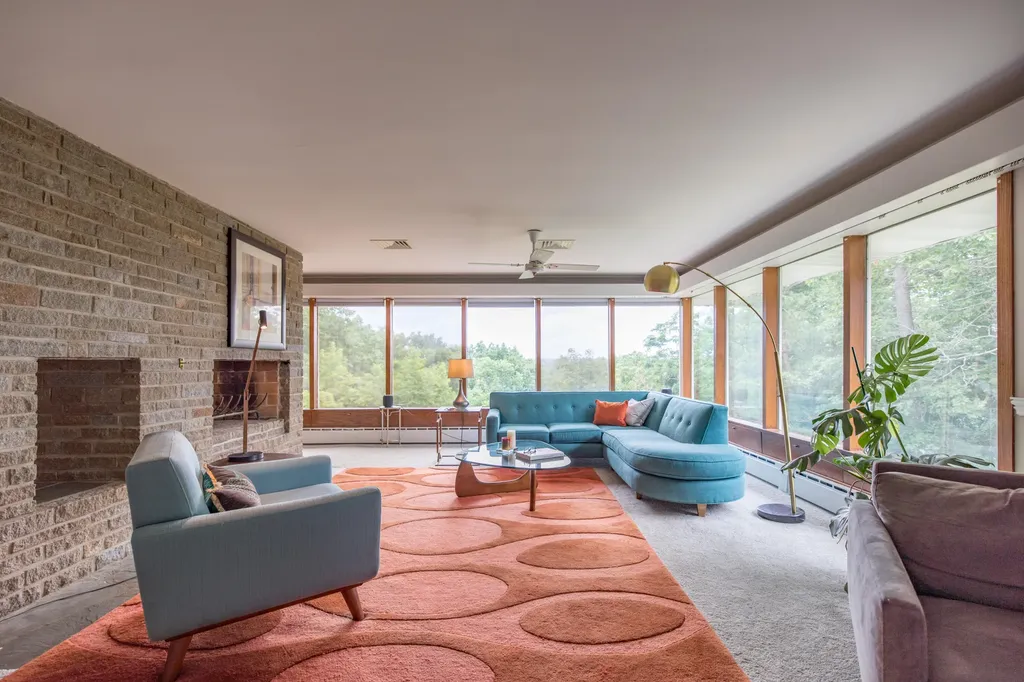 15 Delcliffe Lane Lewiston ME 04240