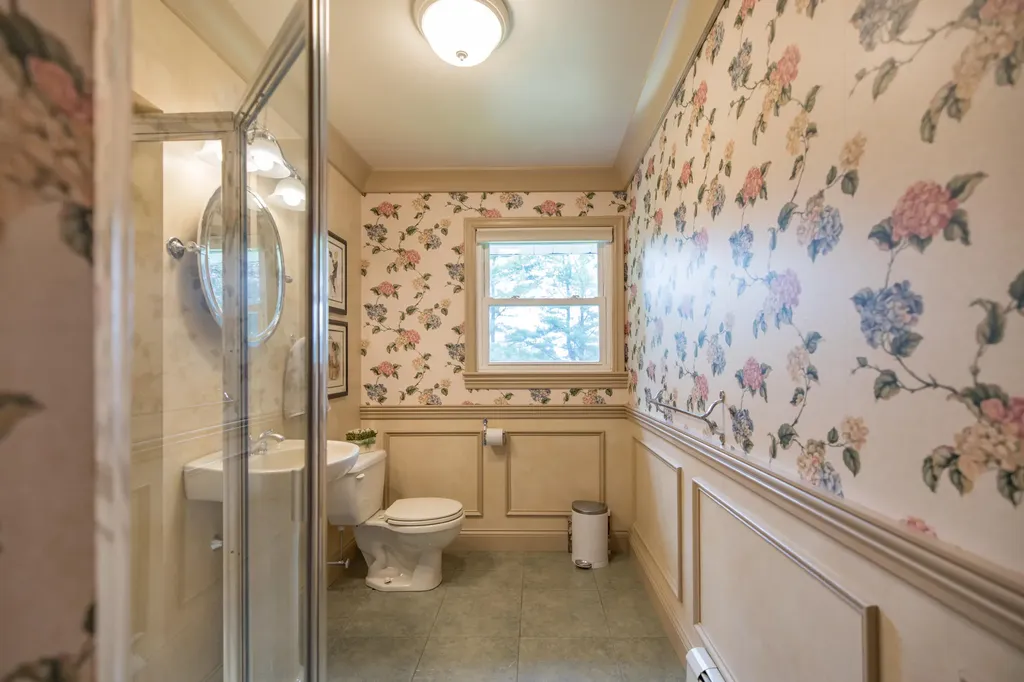 15 Delcliffe Lane Lewiston ME 04240