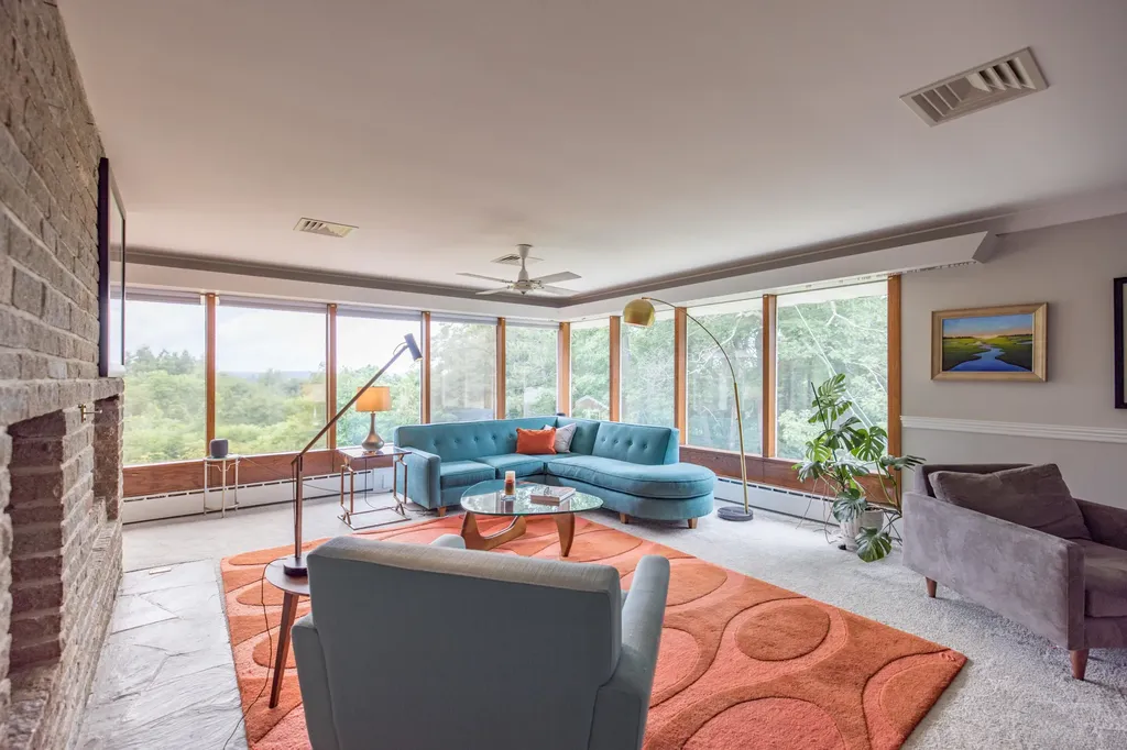 15 Delcliffe Lane Lewiston ME 04240