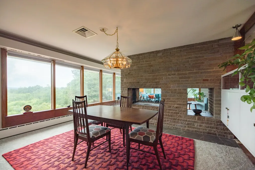 15 Delcliffe Lane Lewiston ME 04240