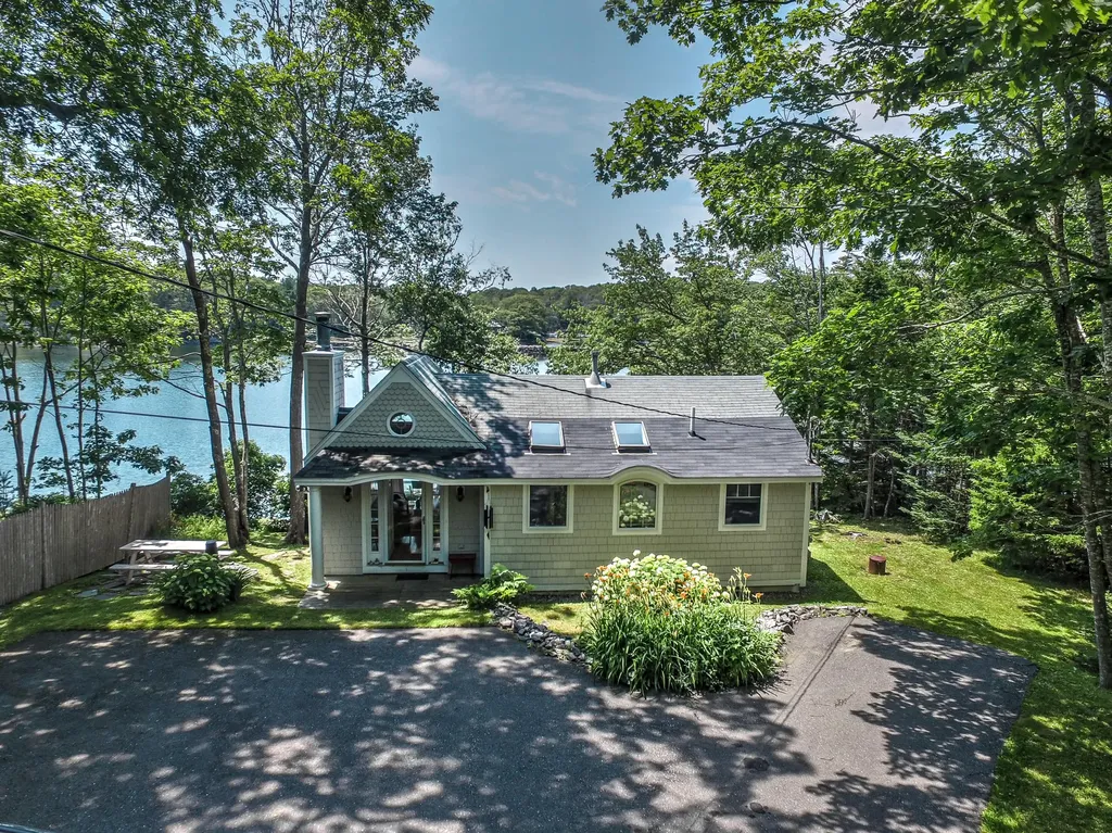 39 Samoset Trail Boothbay ME 04544