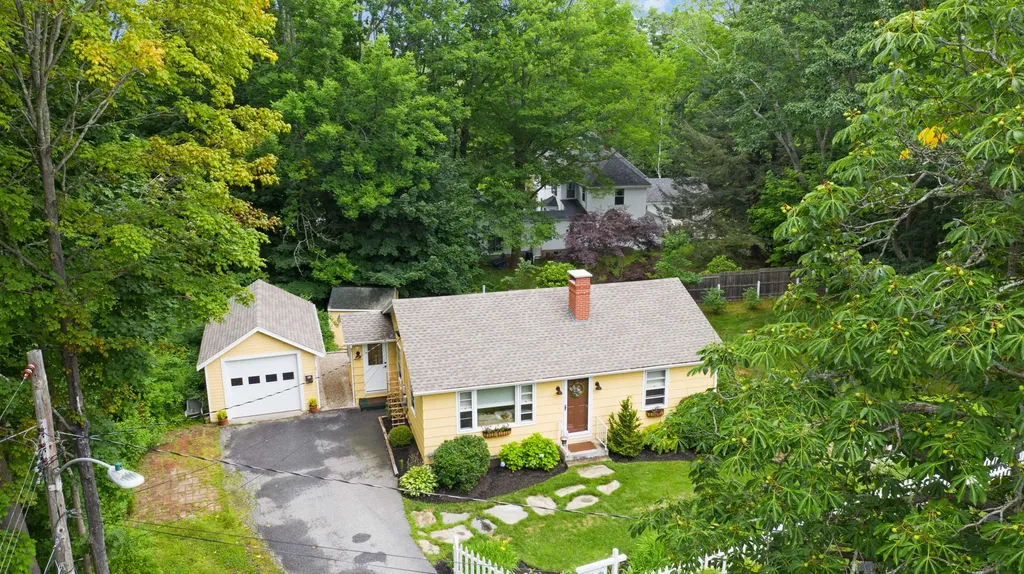 13 Chapel Street Freeport ME 04032