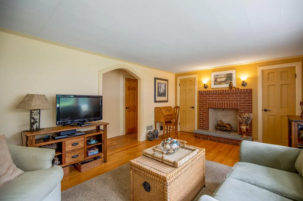 13 Chapel Street Freeport ME 04032