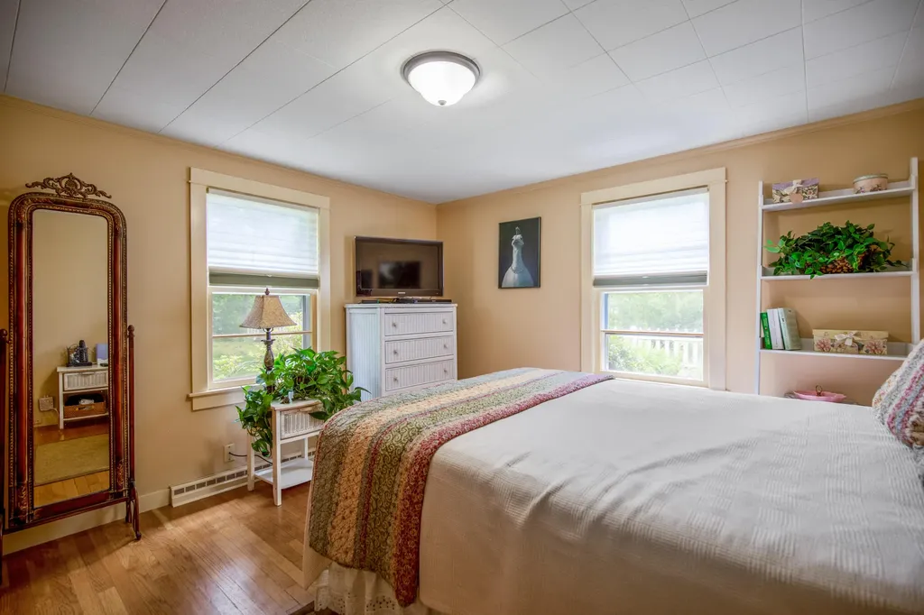 13 Chapel Street Freeport ME 04032