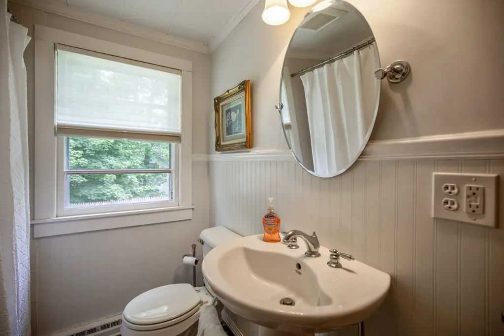 13 Chapel Street Freeport ME 04032